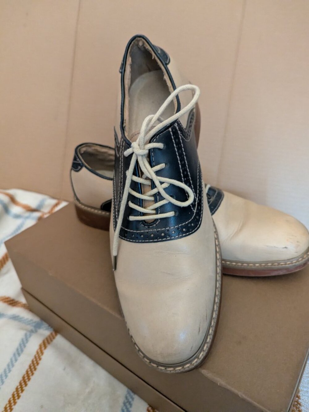 G.H BASS Men's Saddle Oxfords Size 9.5